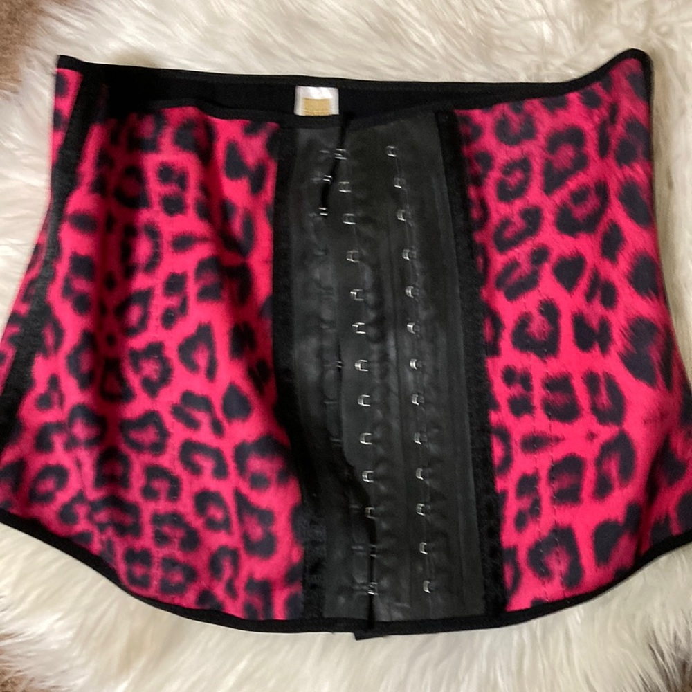 Waist trainer leopard print